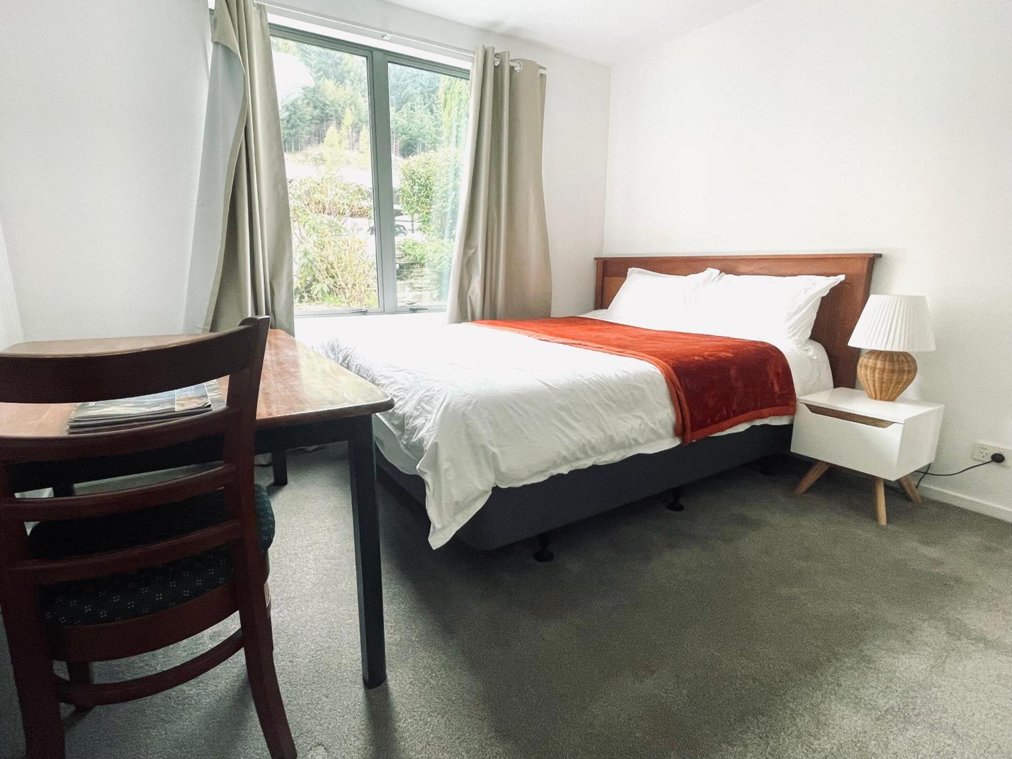 Ming'S Lakeside Goldleaf Suites Queenstown Exterior photo